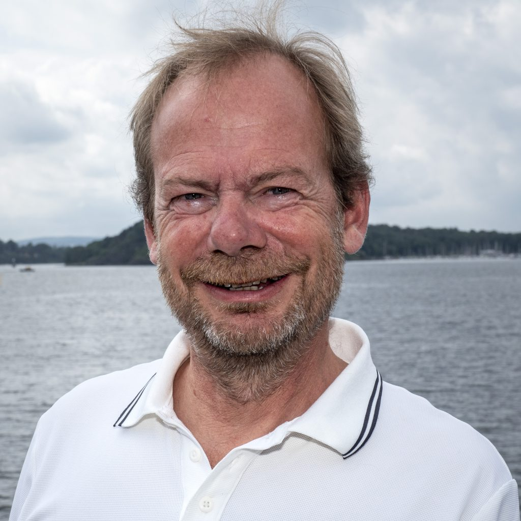 Klas, personkort med hav bakgrunn